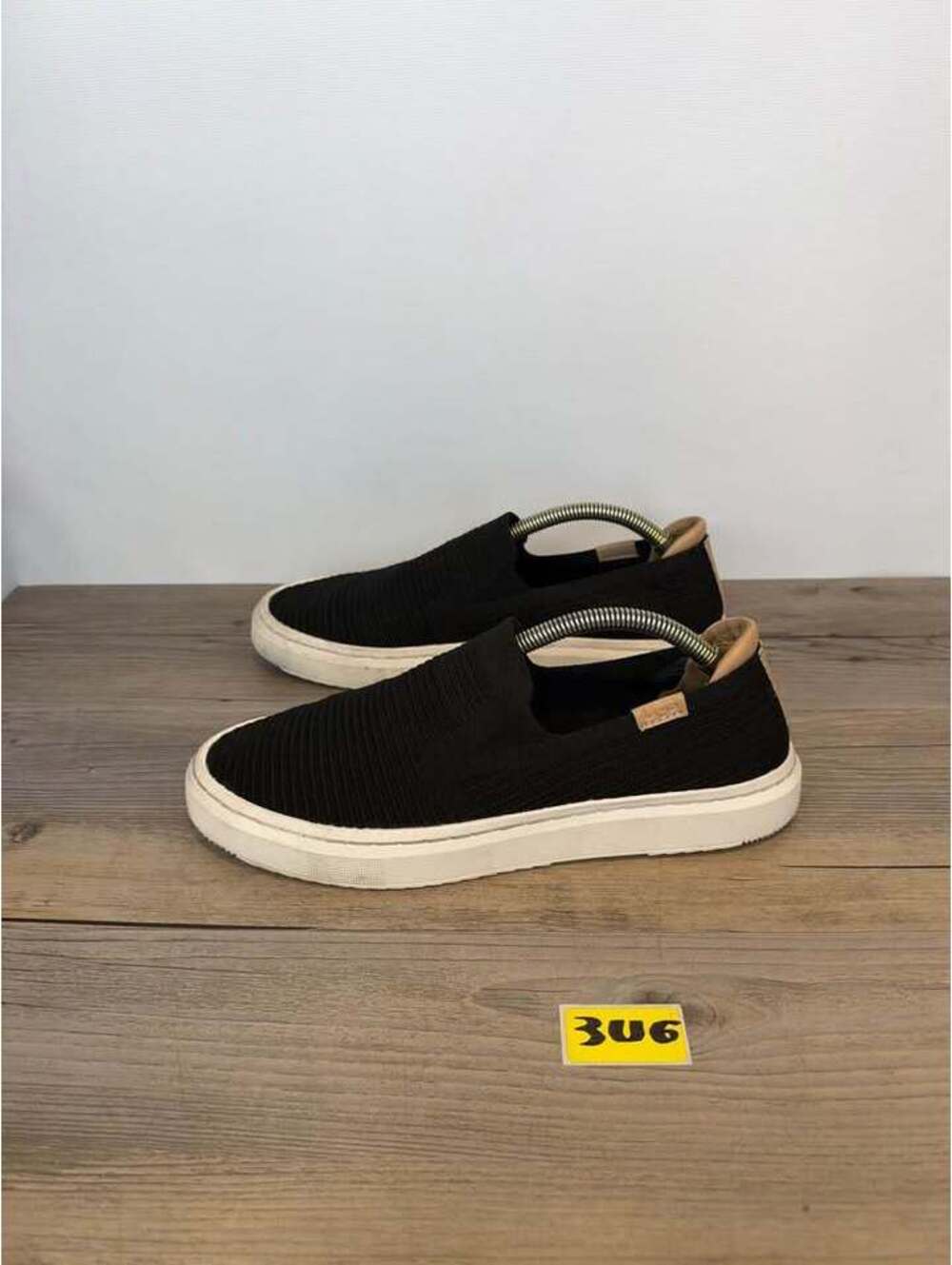UGG Women’s Alameda Sammy Knit Slip On Sneakers Black Size 8.5
